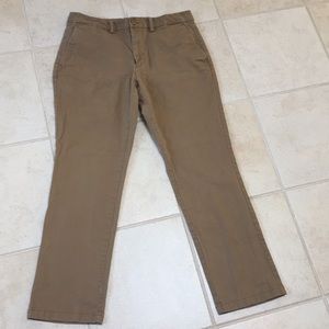 Old Navy men’s khakis size 32x30 like new!